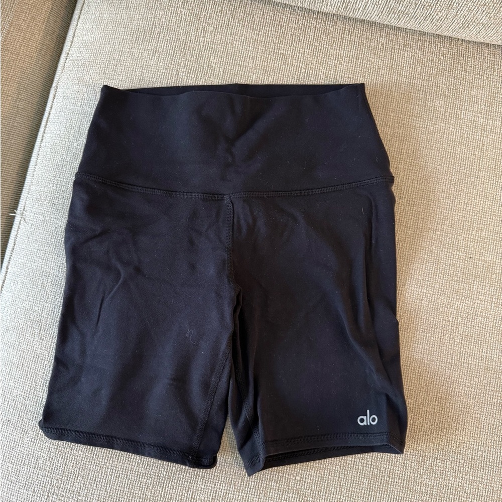 ALO Yoga Women's Black Biker Shorts